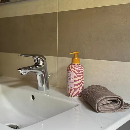 Adri Apartment Faggeto Lario